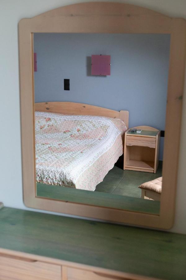 Eri Rooms To Let Raches  Экстерьер фото